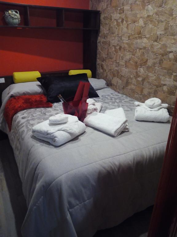 Appartement Loft "Coqueto" Rojo à Ubrique Extérieur photo